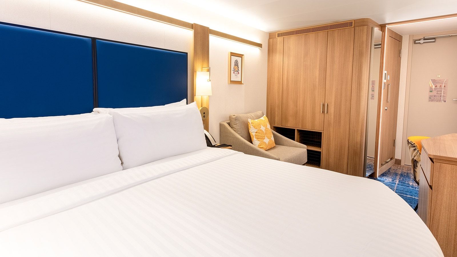 Icon of the Seas Interior (V4) cabin, photo 5 of 6
