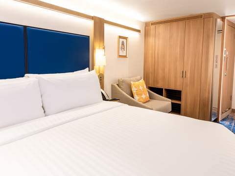 Icon of the Seas Interior (V4) cabin, photo 5 of 6