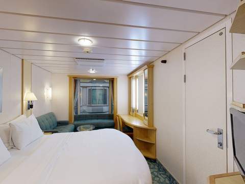 Independence of the Seas Promenade View Interior (2T) cabin, photo 4 of 4