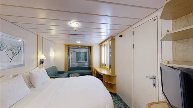 Independence of the Seas Promenade View Interior (2T) cabin, photo 4 of 4