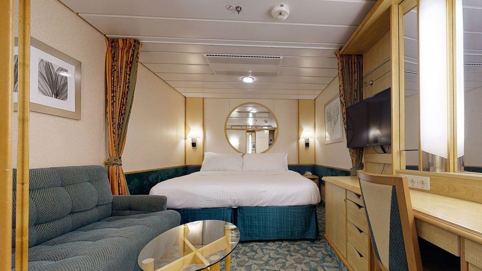 Independence of the Seas Interior (1V) cabin, photo 3 of 3
