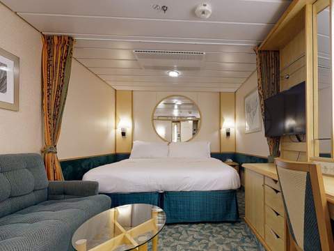 Independence of the Seas Interior (1V) cabin, photo 3 of 3