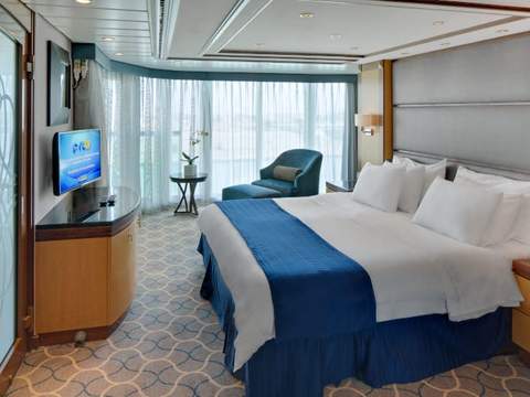 Jewel of the Seas Royal Suite - 1 Bedroom (RS) bedroom, photo 3 of 3