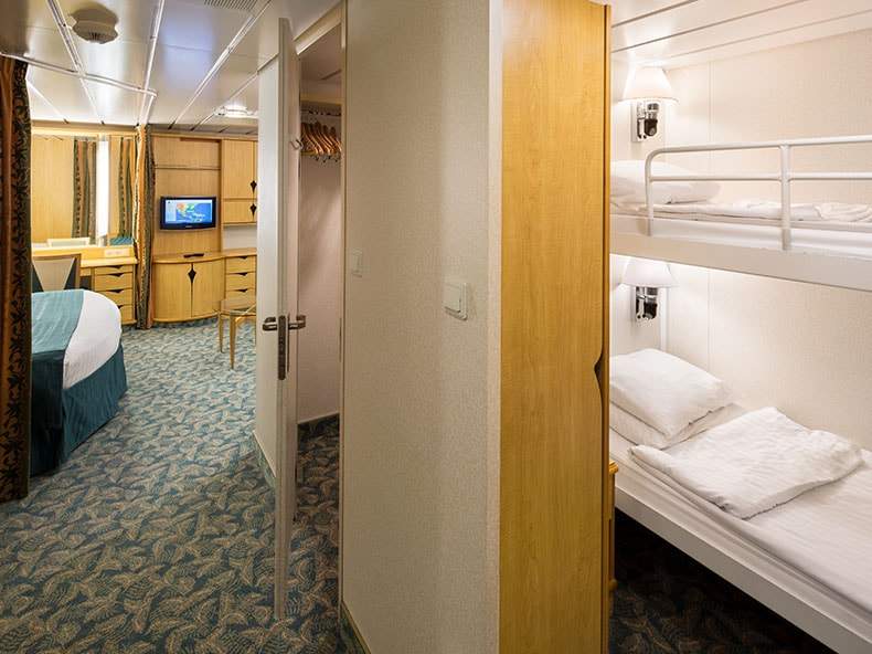 Liberty of the Seas Spacious Interior (1R) cabin, photo 1 of 2