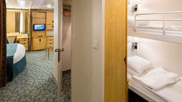 Liberty of the Seas Spacious Interior (1R) cabin, photo 1 of 2 Liberty of the Seas Spacious Interior (1R) cabin, photo 1 of 2