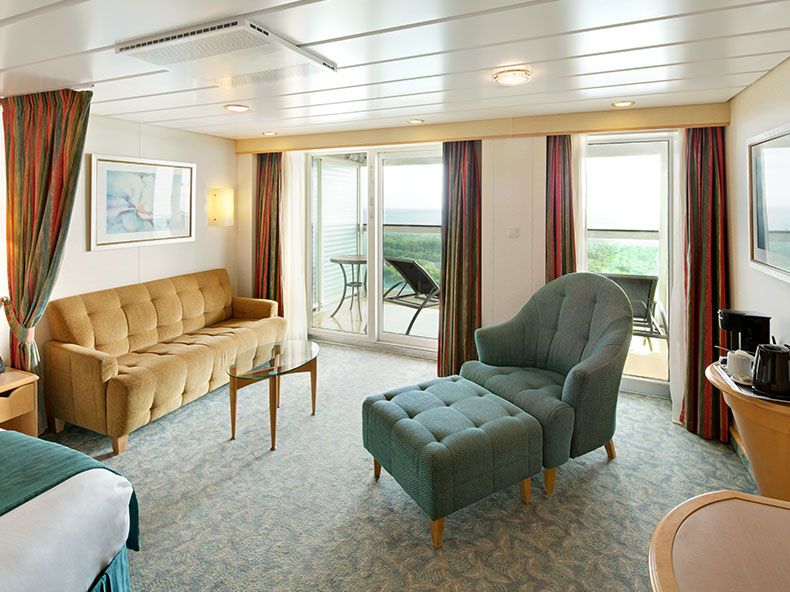 Liberty of the Seas Sunset Junior Suite (JT) cabin, photo 1 of 2