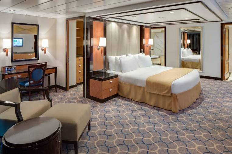 Liberty of the Seas Royal Suite - 1 Bedroom (RS) bedroom, photo 3 of 4