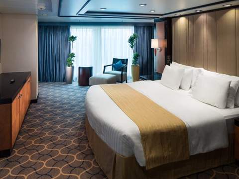 Liberty of the Seas Royal Suite - 1 Bedroom (RS) bedroom, photo 4 of 4