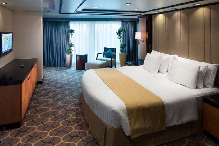 Liberty of the Seas Royal Suite - 1 Bedroom (RS) bedroom, photo 4 of 4