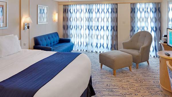 Mariner of the Seas Sunset Junior Suite (JT) cabin, photo 1 of 2