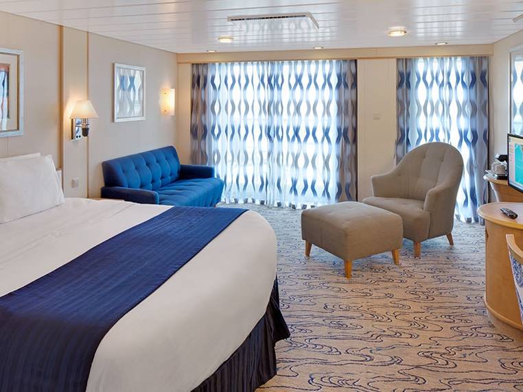 Mariner of the Seas Junior Suite (J3) cabin, photo 1 of 4