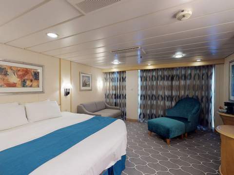 Navigator of the Seas Junior Suite (J3) cabin, photo 5 of 7