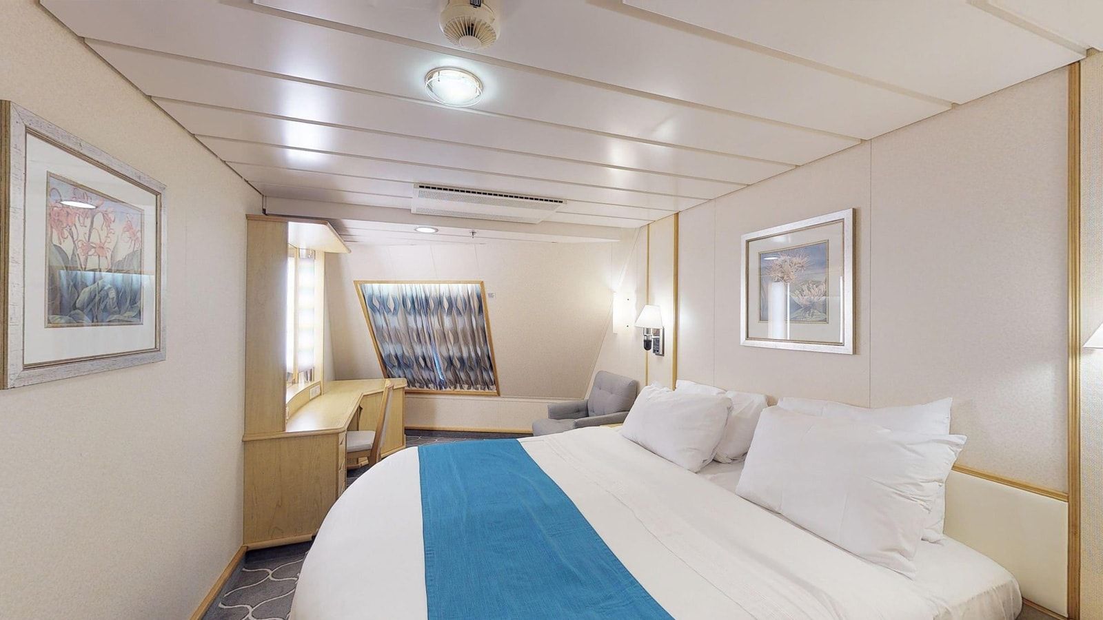 Navigator of the Seas Ocean View (1N) cabin, photo 5 of 6