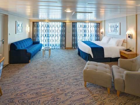 Navigator of the Seas Junior Suite (J3) cabin, photo 6 of 7