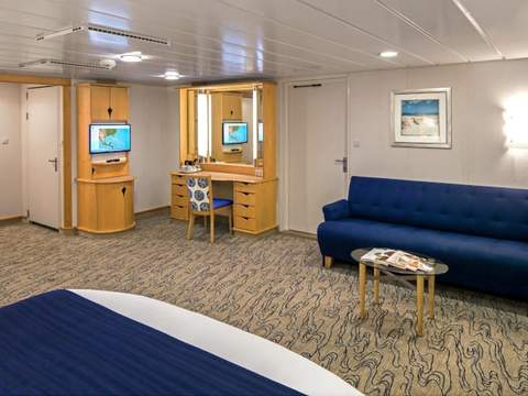 Navigator of the Seas Junior Suite (J3) cabin, photo 7 of 7