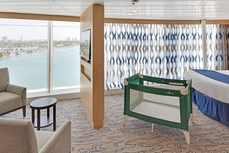 Navigator of the Seas Ocean View Panoramic Suite (No Balcony) (VP) bedroom, photo 3 of 3