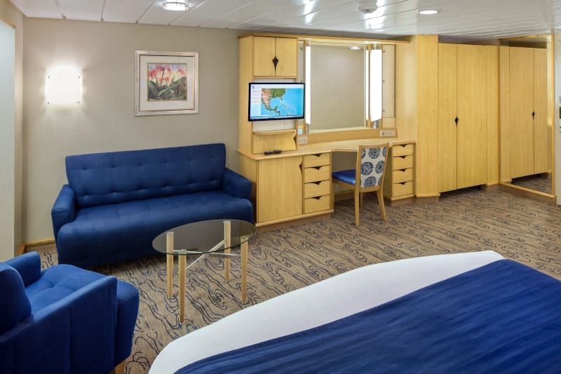 Navigator of the Seas Ocean View - Accessible (2N) cabin, photo 3 of 4