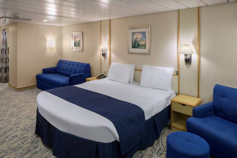 Navigator of the Seas Ultra Spacious Ocean View (1K) cabin, photo 4 of 4
