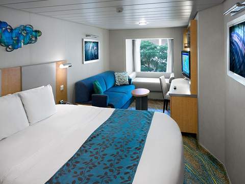 Oasis of the Seas Central Park View Interior (2S) cabin, photo 1 of 3