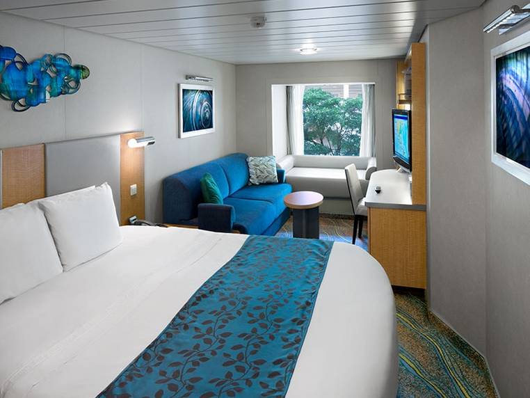 Oasis of the Seas Central Park View Interior (2S) cabin, photo 1 of 2