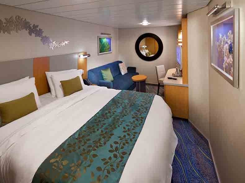 Oasis of the Seas Interior (4V) cabin, photo 1 of 2