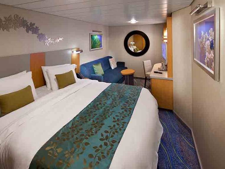 Oasis of the Seas Interior (3V) cabin, photo 1 of 2