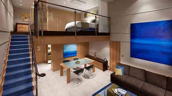 Oasis of the Seas Star Loft Suite (TL) living area