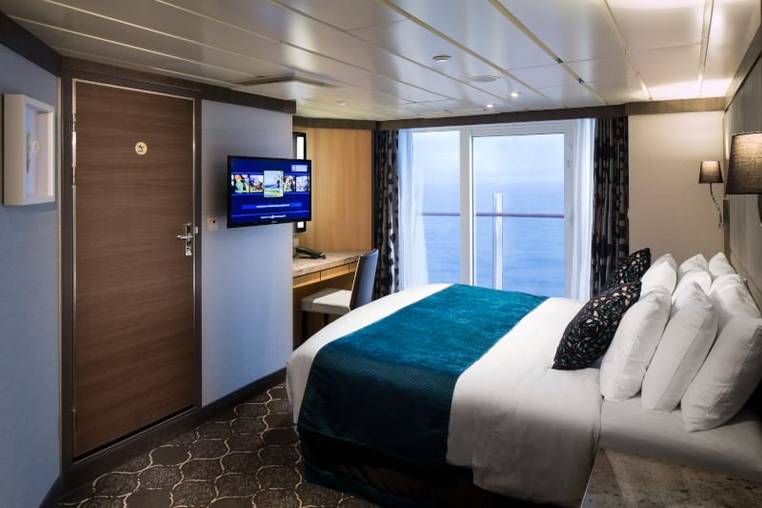 Oasis of the Seas Spacious AquaTheater Suite - 1 Bedroom (A3) bedroom, photo 4 of 4