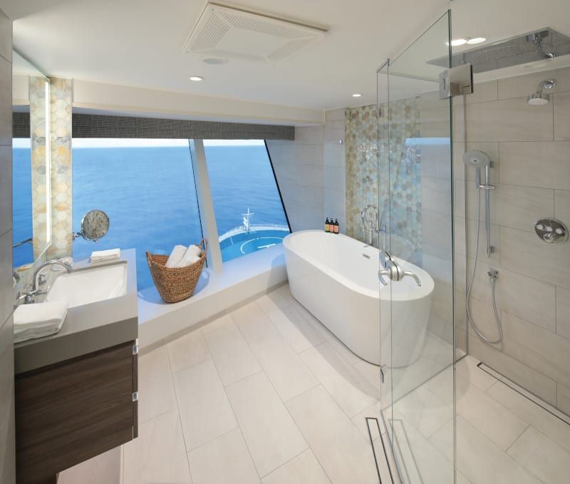 Oasis of the Seas Ultimate Panoramic Suite (UP) bathroom