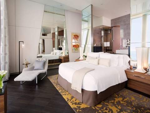 Oasis of the Seas Owner’s Panoramic Suite - 1 Bedroom (OP) bedroom