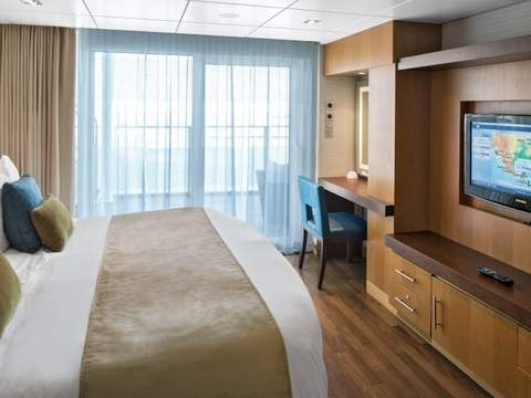 Oasis of the Seas Royal Loft Suite (RL) bedroom, photo 2 of 2