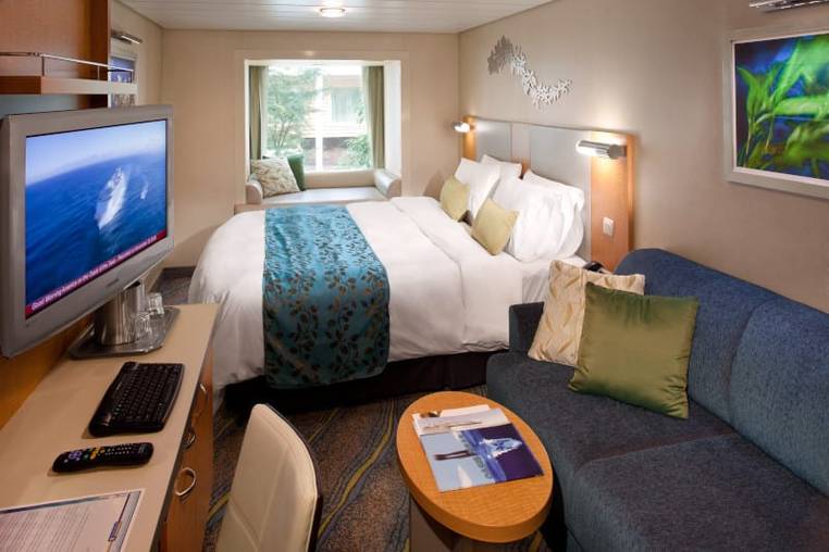Oasis of the Seas Central Park View Interior (2S) cabin, photo 3 of 3