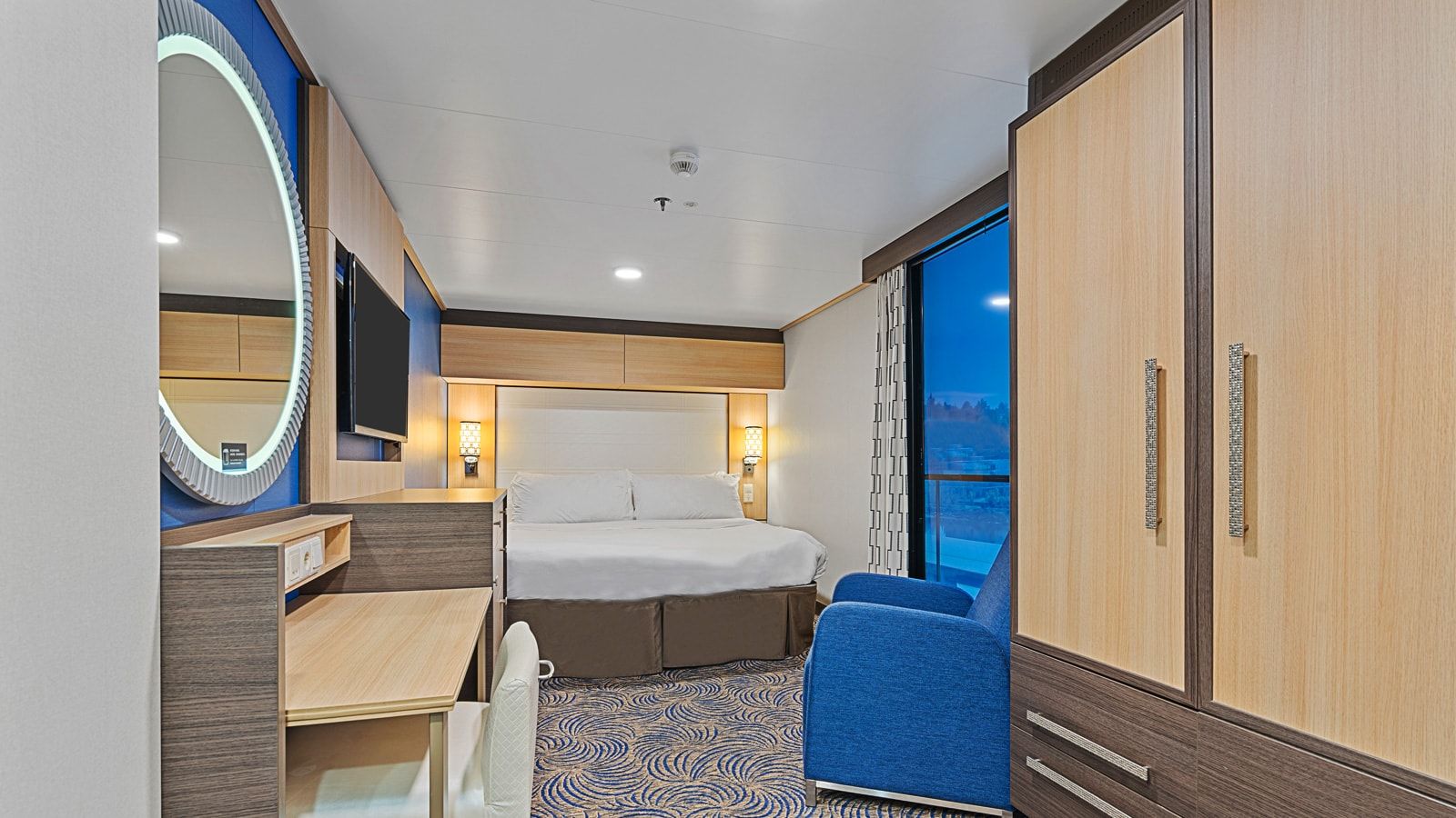 Quantum of the Seas Interior with Virtual Balcony (2U) cabin, photo 6 of 6