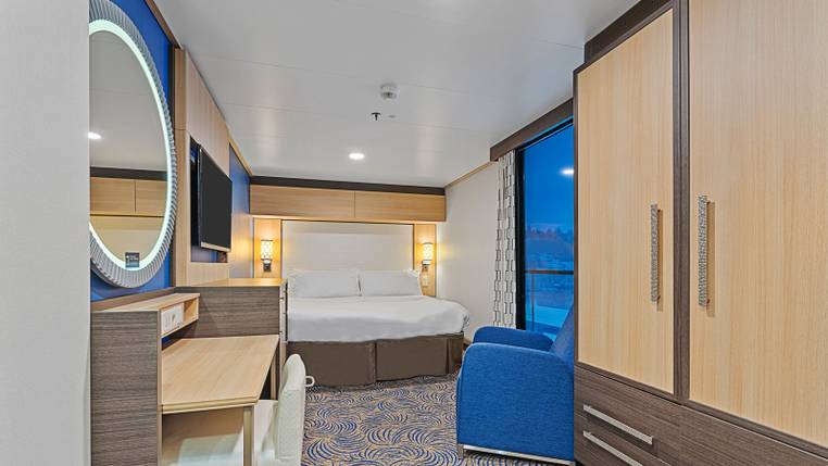 Quantum of the Seas Interior with Virtual Balcony (2U) cabin, photo 6 of 6