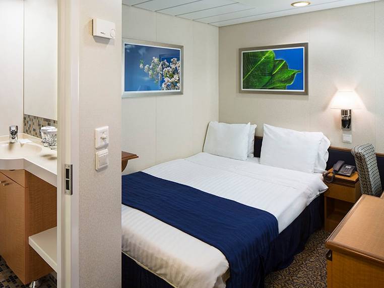 Radiance of the Seas Studio Interior (2W) cabin, photo 1 of 2