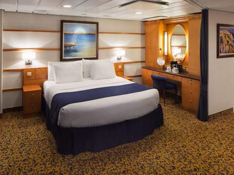 Radiance of the Seas Grand Suite - 1 Bedroom (GS) bedroom, photo 3 of 3