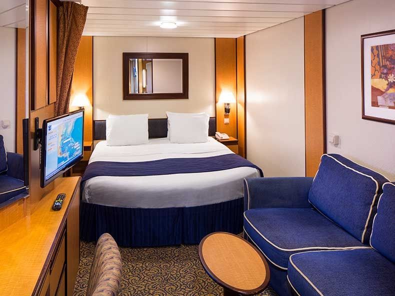 Serenade of the Seas Interior (2V) cabin, photo 1 of 2
