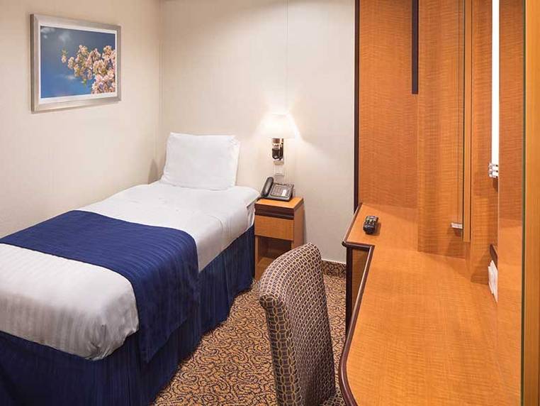 Serenade of the Seas Studio Interior (2W) cabin, photo 1 of 2