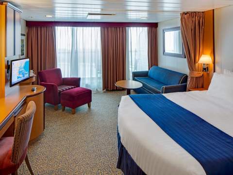 Serenade of the Seas Junior Suite (J3) cabin, photo 5 of 5