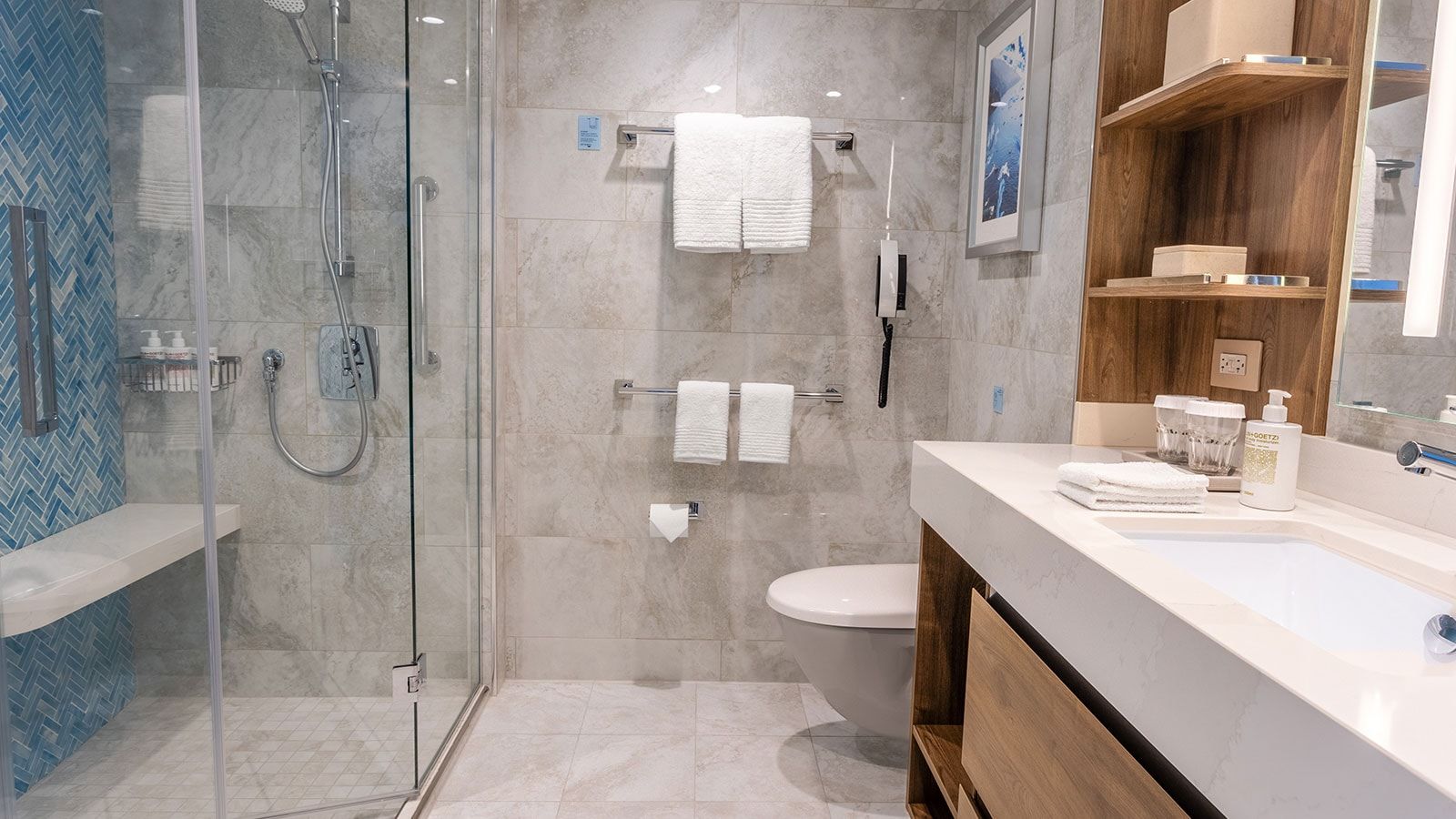 Star of the Seas Icon Loft Suite (IL) bathroom