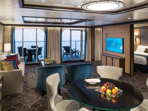 Symphony of the Seas Owner's Suite - 1 Bedroom (OS) living area, photo 1 of 3