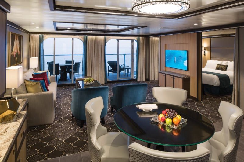 Symphony of the Seas Owner's Suite - 1 Bedroom (OS) dining area