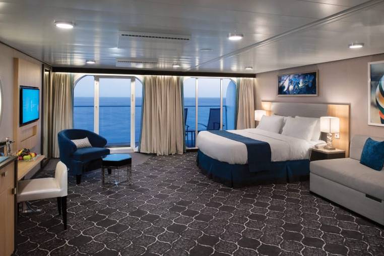 Symphony of the Seas Junior Suite (J3) cabin, photo 5 of 6