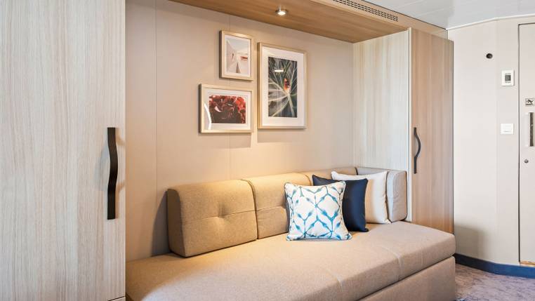Utopia of the Seas Ocean View Balcony (4D) cabin, photo 2 of 4