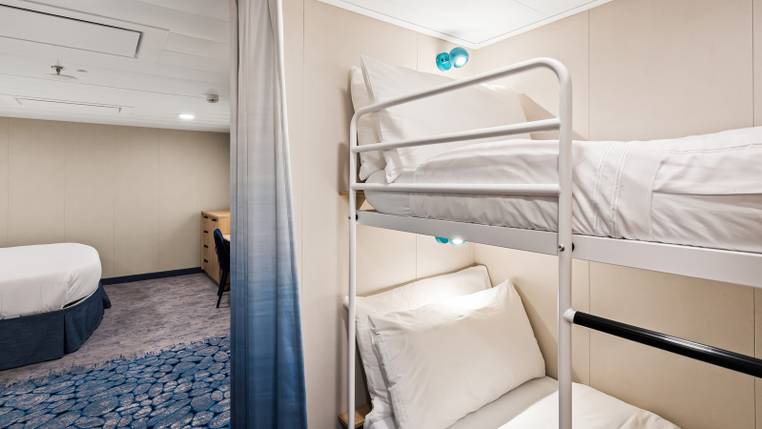 Utopia of the Seas Spacious Interior (1R) cabin, photo 3 of 4