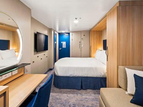 Wonder of the Seas Promenade View Interior (2T) cabin, photo 2 of 5