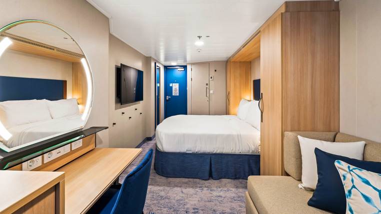 Utopia of the Seas Promenade View Interior (2T) cabin, photo 2 of 5