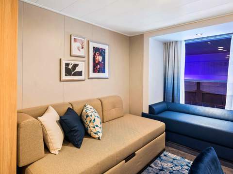 Wonder of the Seas Promenade View Interior (2T) cabin, photo 3 of 5