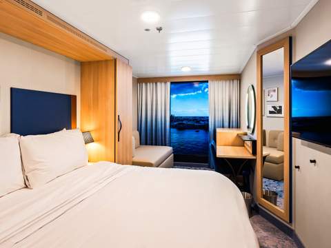 Wonder of the Seas Interior with Virtual Balcony (4U) cabin, photo 1 of 6