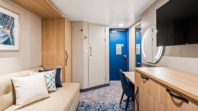 Wonder of the Seas Interior (4V) cabin, photo 2 of 3